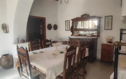 Πωλείται μονοκατοικία 155τ.μ. στην Απείρανθο, Νάξος.